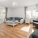 Apartinfo Apartments - Blue Side Family